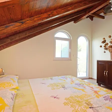 Holiday home Family Friendly House With A Swimming Pool Prizba, Korcula - 9178 *